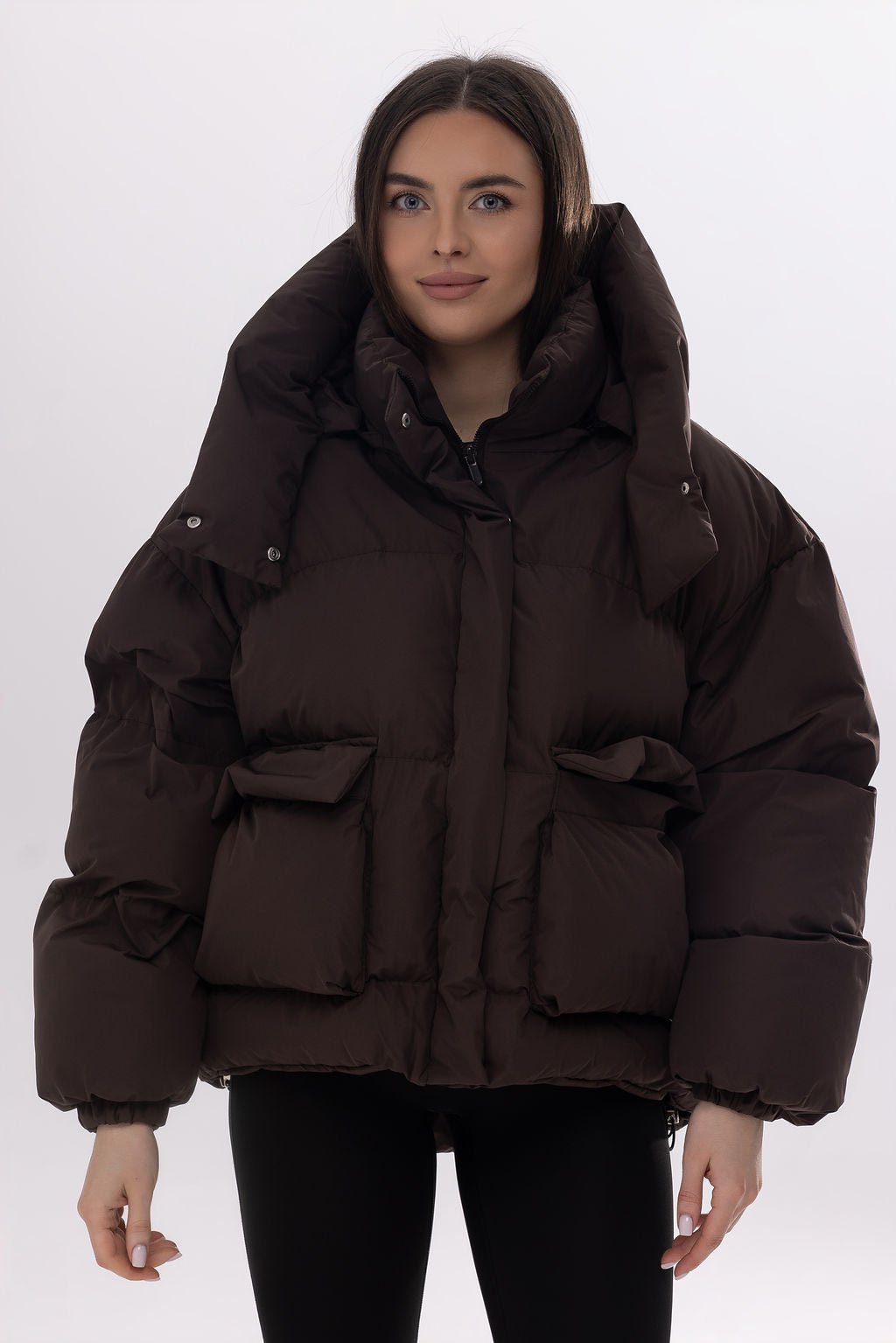 Пуховик oversize з об’ємним капюшоном