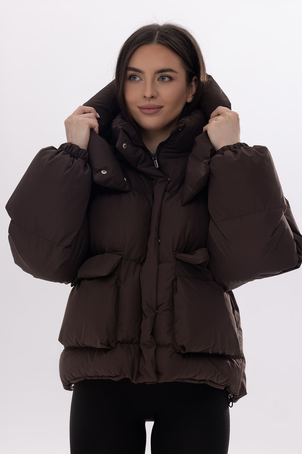 Пуховик oversize з об’ємним капюшоном