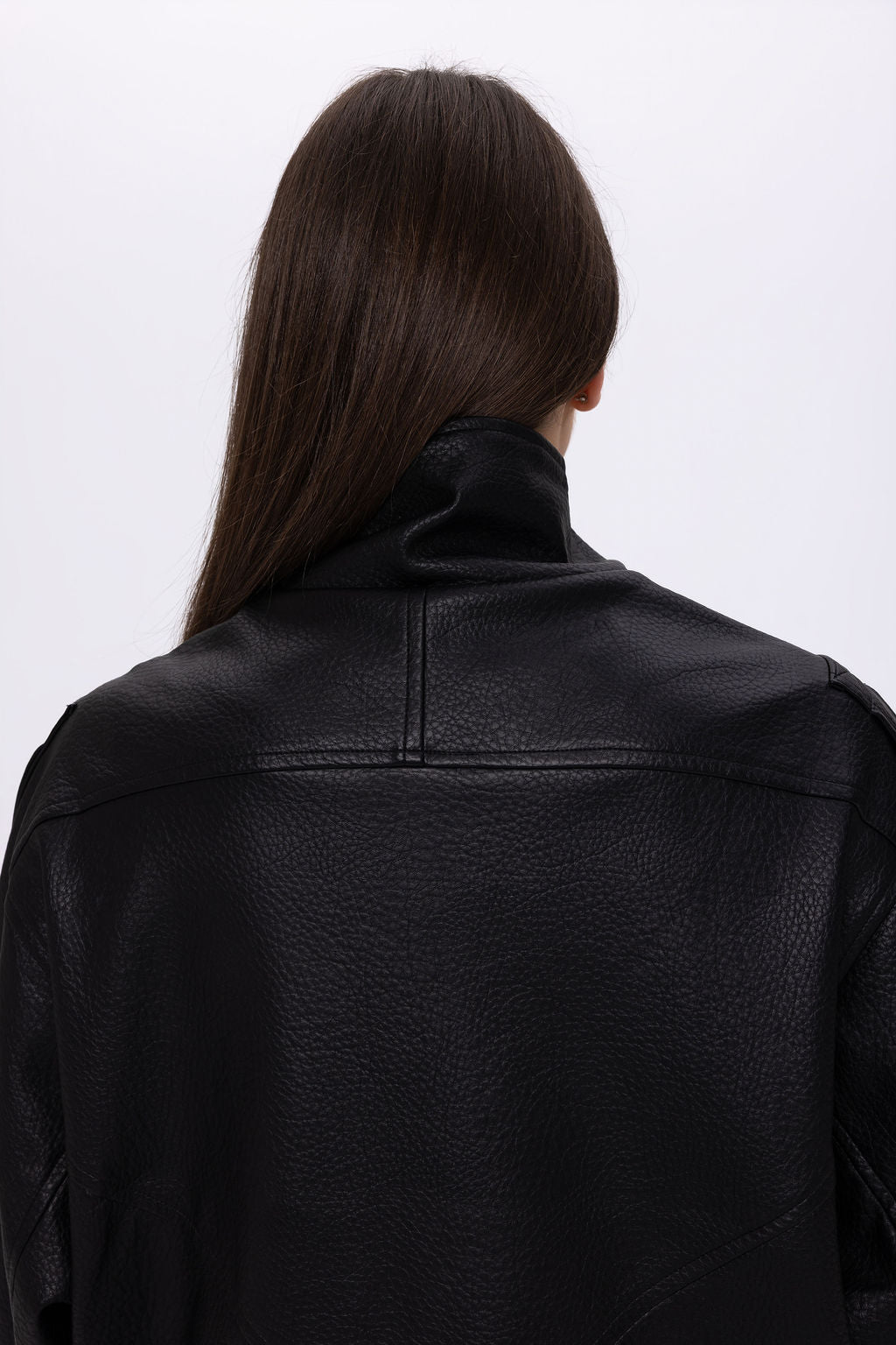 Бомбер з асиметричною застібкою чорний