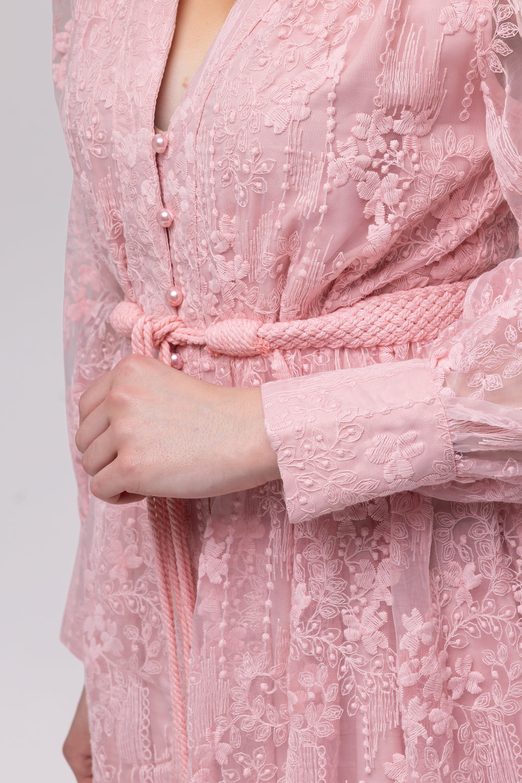 Вишита сукня міді з поясом рожева